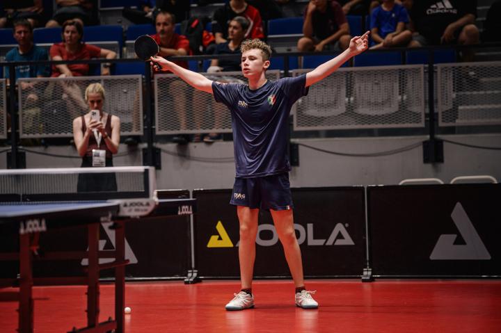  赛场黑马横空出世：15岁天才少年如何掀翻国乒防线？ 体育新闻