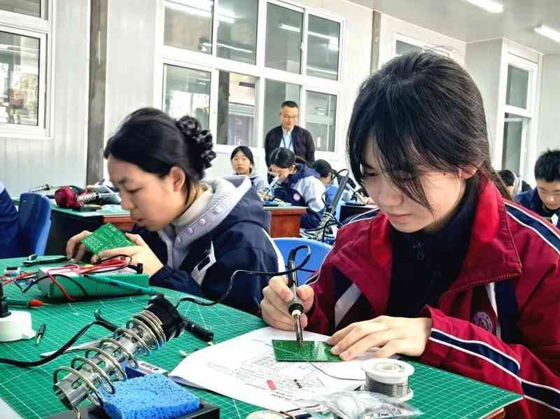  当96个年轻人聚在一起造智能小车，我看到了热爱最纯粹的样子 教育招生