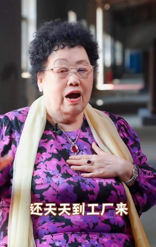  陈丽华的收藏哲学：从1350万帝王绿到紫檀故宫的资产配置逻辑 新闻