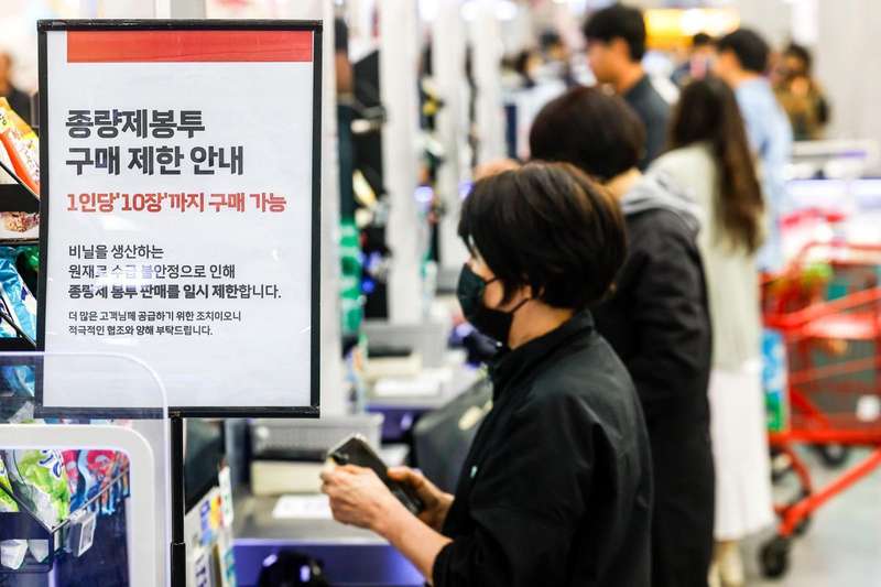  当战火烧到垃圾桶：一位首尔主妇亲历的「垃圾袋恐慌72小时」 新闻