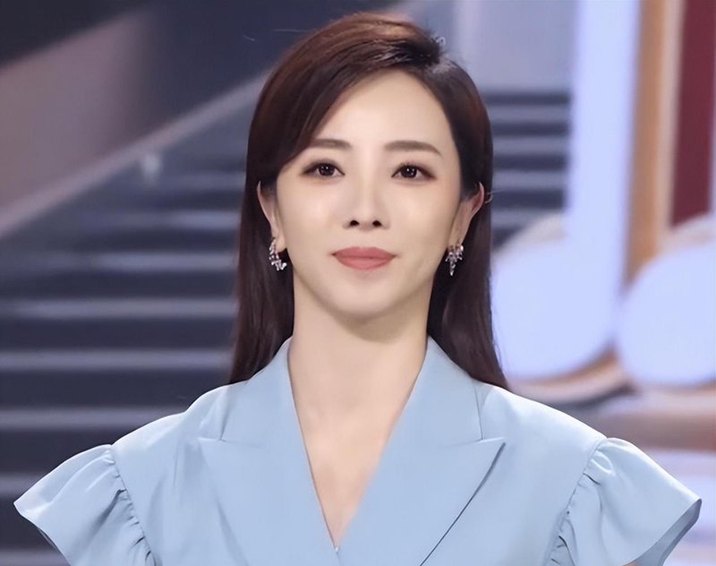  从央视一姐到个人IP：职场转型方法论的深度解构 企业服务