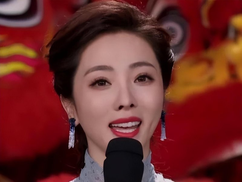  从央视一姐到个人IP：职场转型方法论的深度解构 企业服务