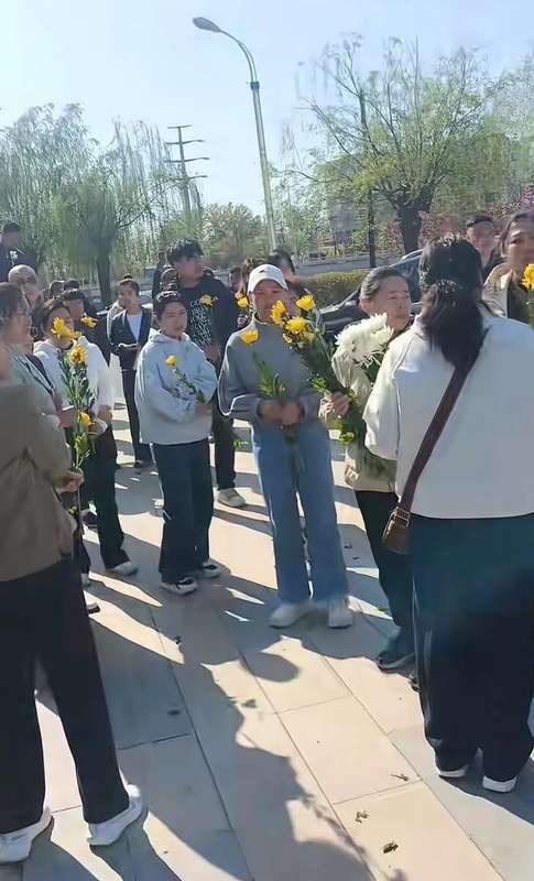  那个想当兵的少年，永远留在了他最想守护的春天 新闻